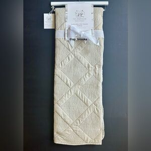 🎁The Farmhouse Marshmellow Fences Throw - Quilted - Stone - 50”x70” - Polyester